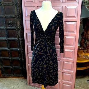 Vintage~London Times~dress size(2p) Sexy lines, very Flattering (Black/Brown)